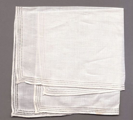 640px-Handkerchief