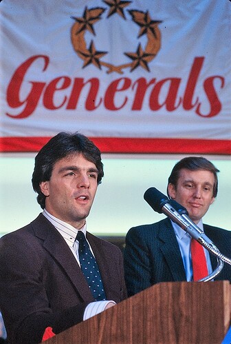 Doug_Flutie,_Donald_Trump,_Generals_football_press_conference