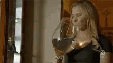 drinks-amy-schumer