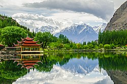 250px-Shangrila,_Lower_Kachura_Lake